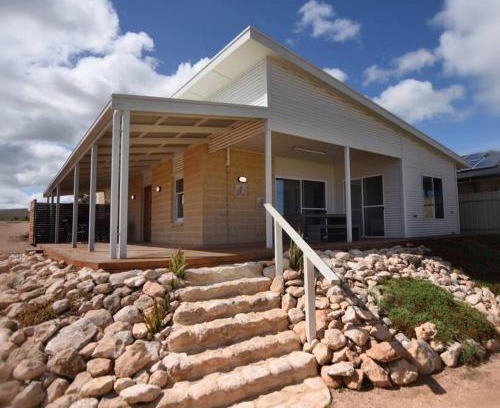 Moonta Bay House | Poseidon's Oasis - Entire Home - Moonta Bay
