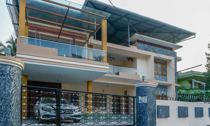 Thrissur House | Posh 6 BHK S at BELLJEM Homes in housing colony close to city