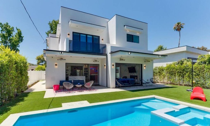 Encino Villa | Posh Luxury Modern Home with Pool Spa and Rooftop Deck