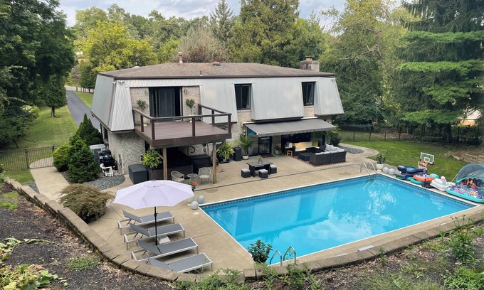 Forest Hills House | Posh Pittsburgh - Portal to Peace