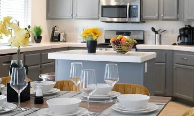 North Las Vegas House | Postmodern 4BR Vegas Retreat w/Pool and BBQ Grill