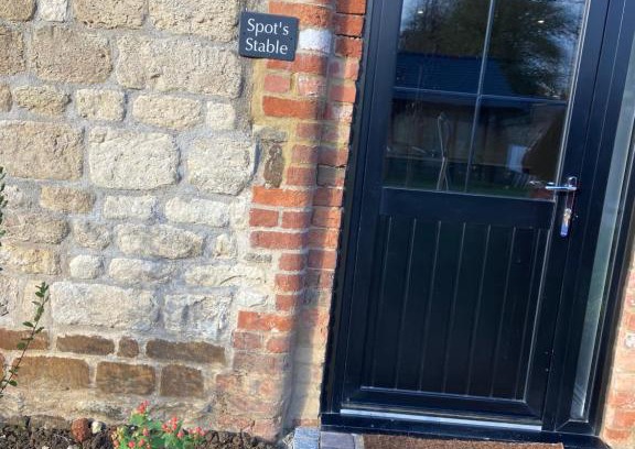 Towcester Apartment | Potcote farm stables accommodation spots stable