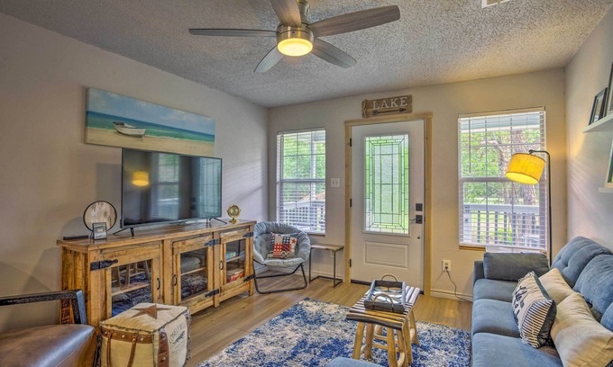 Pottsboro House | Pottsboro Home w/Fire Pit < 1 Mi to Lake Texoma!