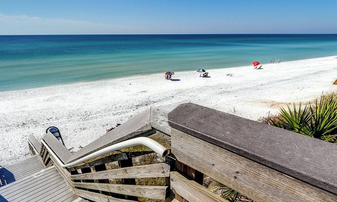 Village of Sugar Beach House | Pour Some Sugar On Me ~ 5Br/4Ba ~ Sleeps 12 ~ Golf Cart ~ Perfect for family!