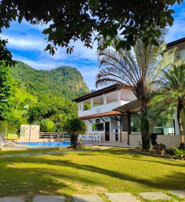 Sertao do Taquari Hotel | Pousada Cantinho do Sossego Paraty tem Piscina com Vista pra Montanha, Salão de Jogos, Café da Manhã, Estacionamento, Gerador de Energia, Próximo as principais Praias, Ilhas e Cachoeiras