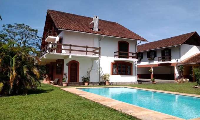 Quitandinha House | Pousada Canto da Paz