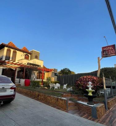 Careacu Hotel | Pousada Castelo