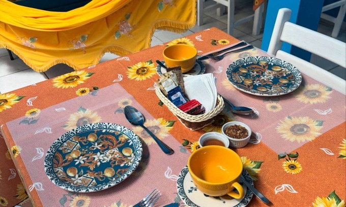 Praia do Frances Hotel | Pousada Girassol