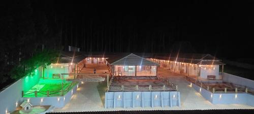 Encruzilhada Hotel | Pousada Ipê Amarelo