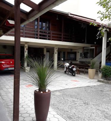 Castelo Branco Hotel | Pousada Vovo Valdir