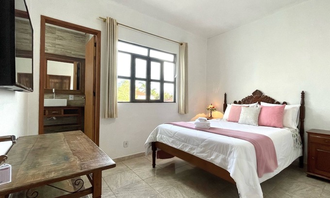 Tiradentes Hotel | Pouso Das Flores Inn
