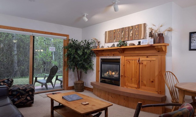 Driggs Condo | Powder Paradise: Hot tub, Fireplace, Close to Grand Targhe