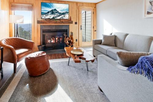 Snowshoe House | Powderidge 84 Quiet Townhome Deck Near Slopes WiFi EZ Parking