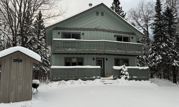 Bessemer Ski Chalet | Powdery Peak Ski Chalet- Where Mountain Memories Begin