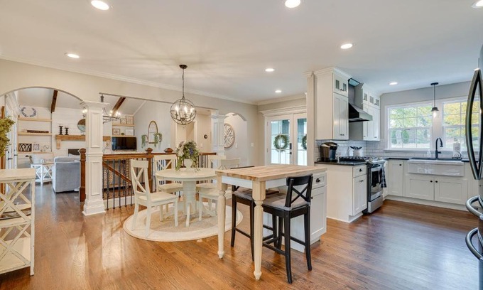 Powell House | Powell Home with Fire Pit - 5 Mi to Columbus Zoo!