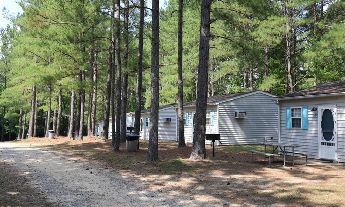 Gasburg Cabin | Pr Cabin at Lake Gaston~Memories Start Here