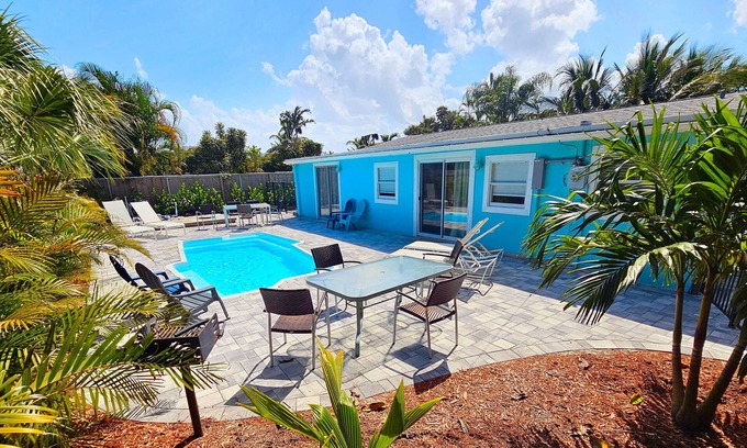 Palm Beach Gardens House | PR ivate Suite Heated Pool, Kayak, 5min to Juno Beach & Baseball Stadiums