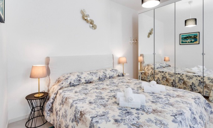 Pra' Apartment | PRA 'Lovely Modern Apartment x4 FREE PARKING