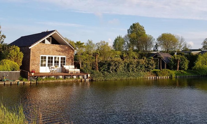Heerhugowaard Apartment | Prachtig vrijstaand appartement aan het water