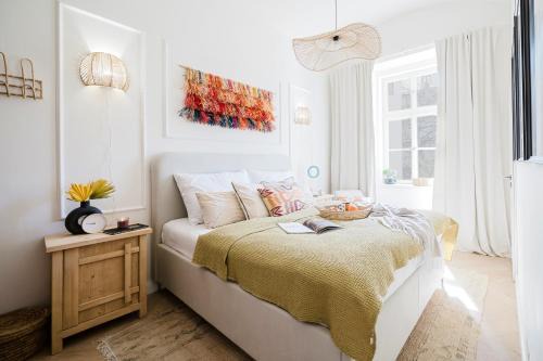 Vinohrady Apartment | Prague Days - Boho One-bedroom Apartment with Netflix in Vinohrady