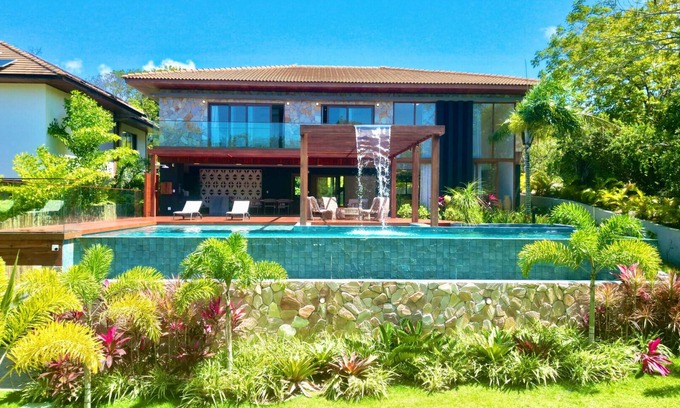 Mata de Sao Joao House | Praia do Forte Mansion Near the Beach 6 Suites in the Enseada do Castelo Condominium