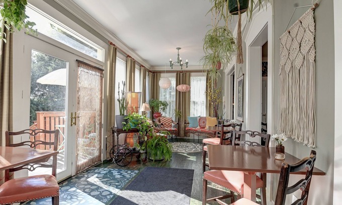 Fishers Bed & Breakfast | Prairie Guest House