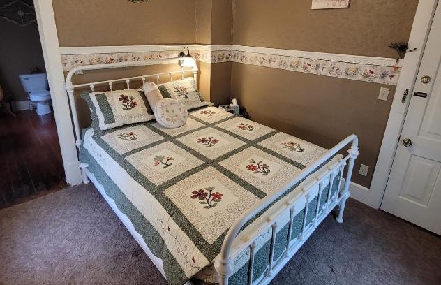 De Smet Bed & Breakfast | Prairie House Manor Bed and Breakfast