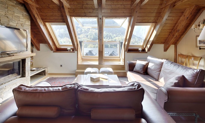 Gessa Apartment | Prat de Gessa Apartment by FeelFree Rentals