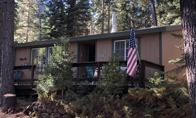 Prattville House | Prattville Lakefront Cabin - Lake Almanor West Shore