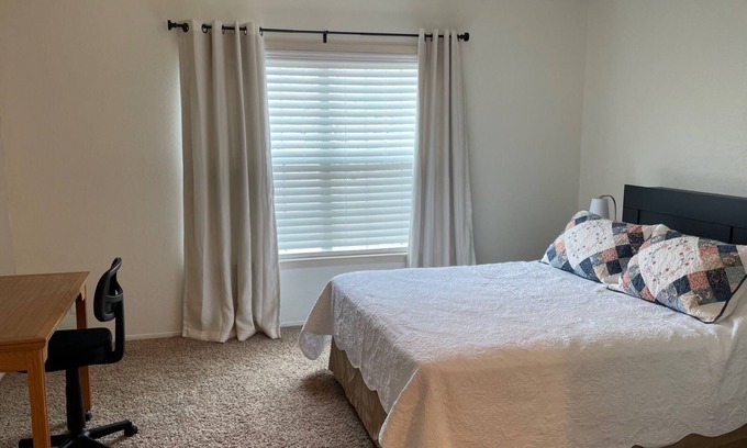 Blossoms Park House | preciosa casa completa 2 bedroom 2.5 bathroom