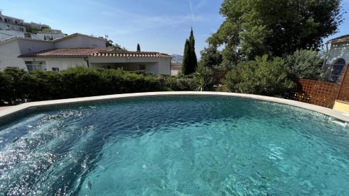 El Mas Fumats House | Preciosa casa en Mas Fumats con piscina y bonitas vistas AV-49