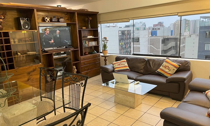 Miraflores Apartment | Precioso Apartamento en el Corazón del Mejor Distrito de Lima