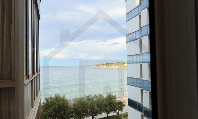 Gijon Apartment | Precioso apartamento en primera linea de playa, cerca del centro de la ciudad