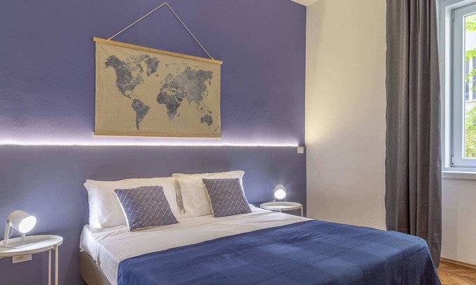 Trieste City Centre Apartment | Precious Room with Private bathroom ★Persian Blue ★Wifi