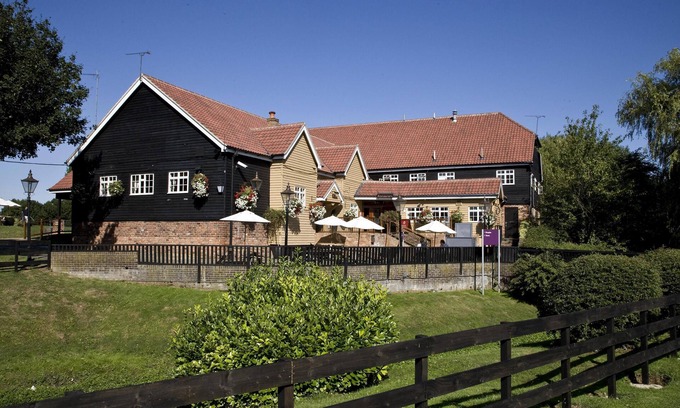 Crays Hill Hotel | Premier Inn Basildon - East Mayne