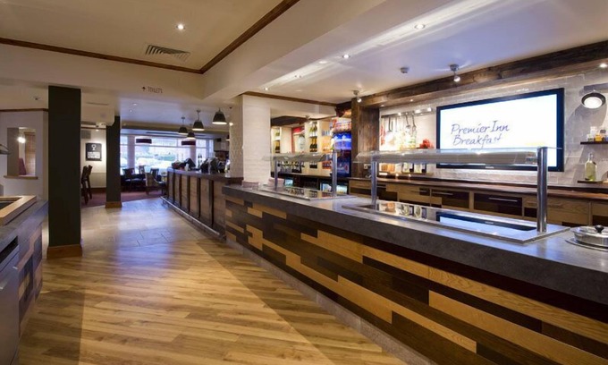 Tunstall Hotel | Premier Inn Newcastle Under Lyme