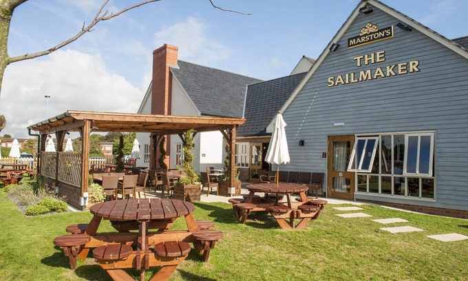 Gosport Hotel | Premier Inn Gosport