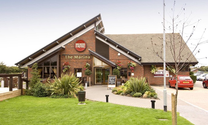 Measham Hotel | Premier Inn Hinckley