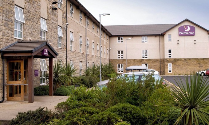 Slyne Hotel | Premier Inn Lancaster