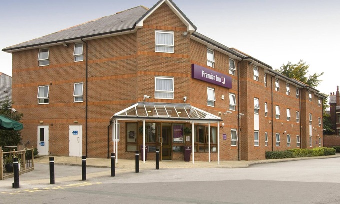 Whitkirk Hotel | Premier Inn Leeds East