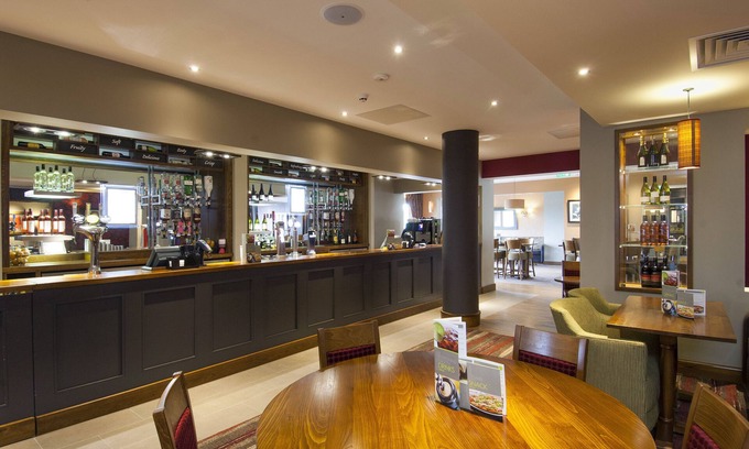 Oban Hotel | Premier Inn London Stansted Airport