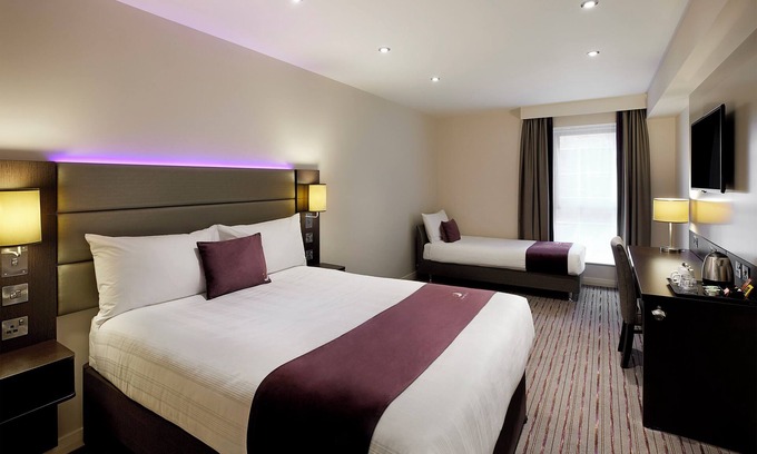 Walton Hotel | Premier Inn Milton Keynes South