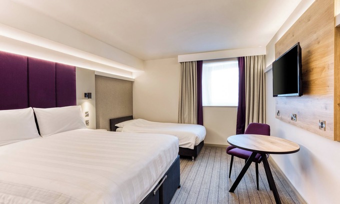 Higher Walton Hotel | Premier Inn Preston South - Craven Drive