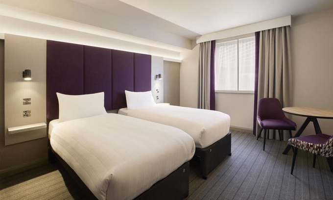 Eastleigh Hotel | Premier Inn Southampton - Eastleigh