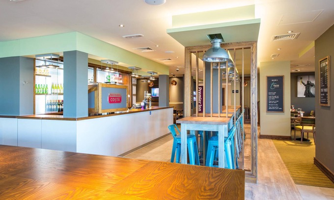 Winchester Hotel | Premier Inn Winchester