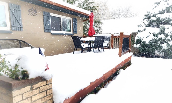 Pleasant Valley House | ⭐️Premier location! ⭐️ HIKE into Garden of the Gods right from the house!