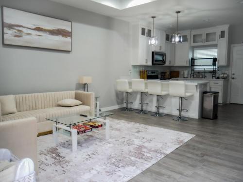 Weslaco Apartment | Premier Luxe Villa