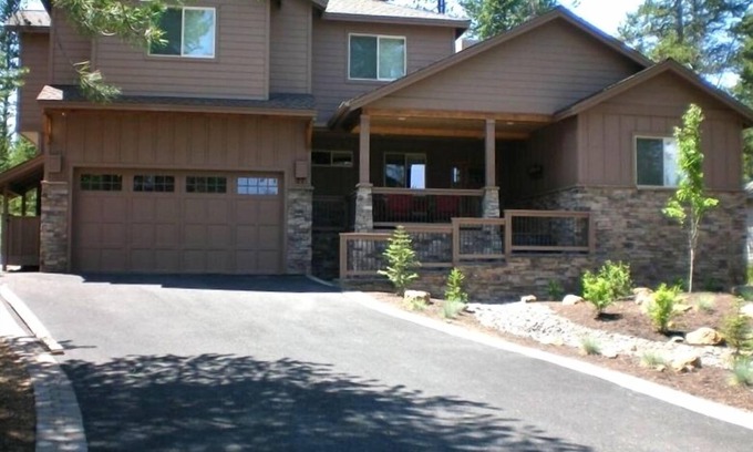 Deer Park House | Premier Luxury Home: 6 BR/7 BA/Hot Tub/Game Room/Free Nights/Level 2 EV Charging