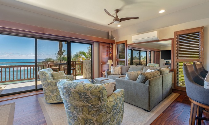Wailua Condo | Premier Oceanfront Penthouse | Pool, Parking, No Fees