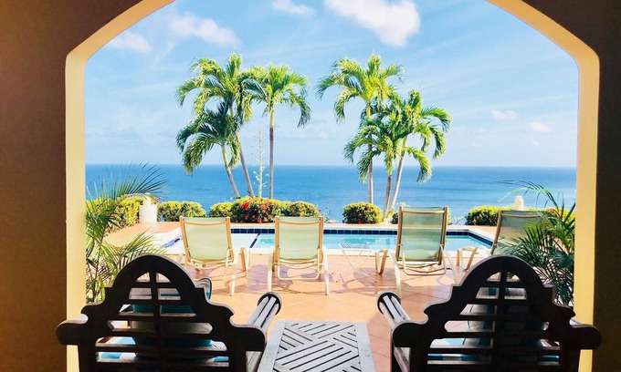 North Star House | Premier Partner: Close to beach! Refreshing pool! Beautiful Ocean Views!